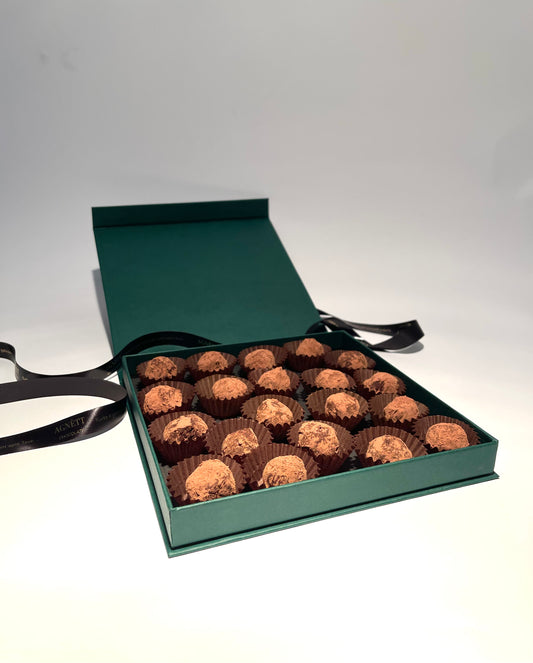 16 šokolado ir degintos sūrios karamelės žaismo triufelių